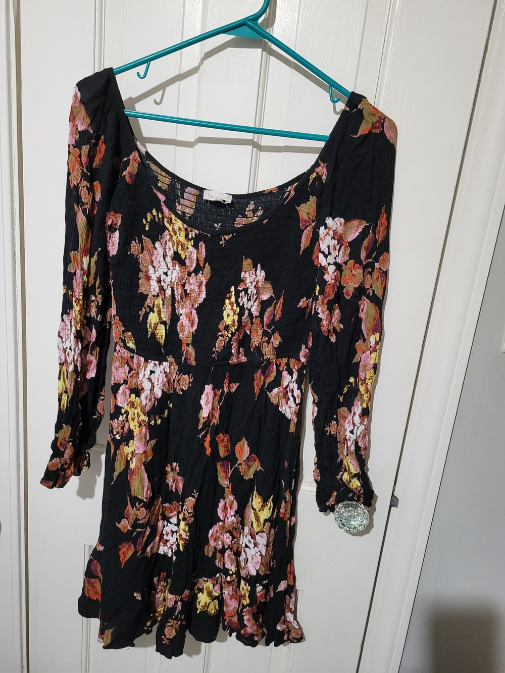 Hem & Thread Black Floral Long-Sleeve Scoop Dress